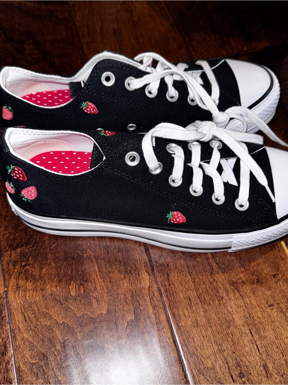 New cute Converse Chuck Taylor Low-Top Sneakers with Strawberry Embroidery - Picture 2 of 5